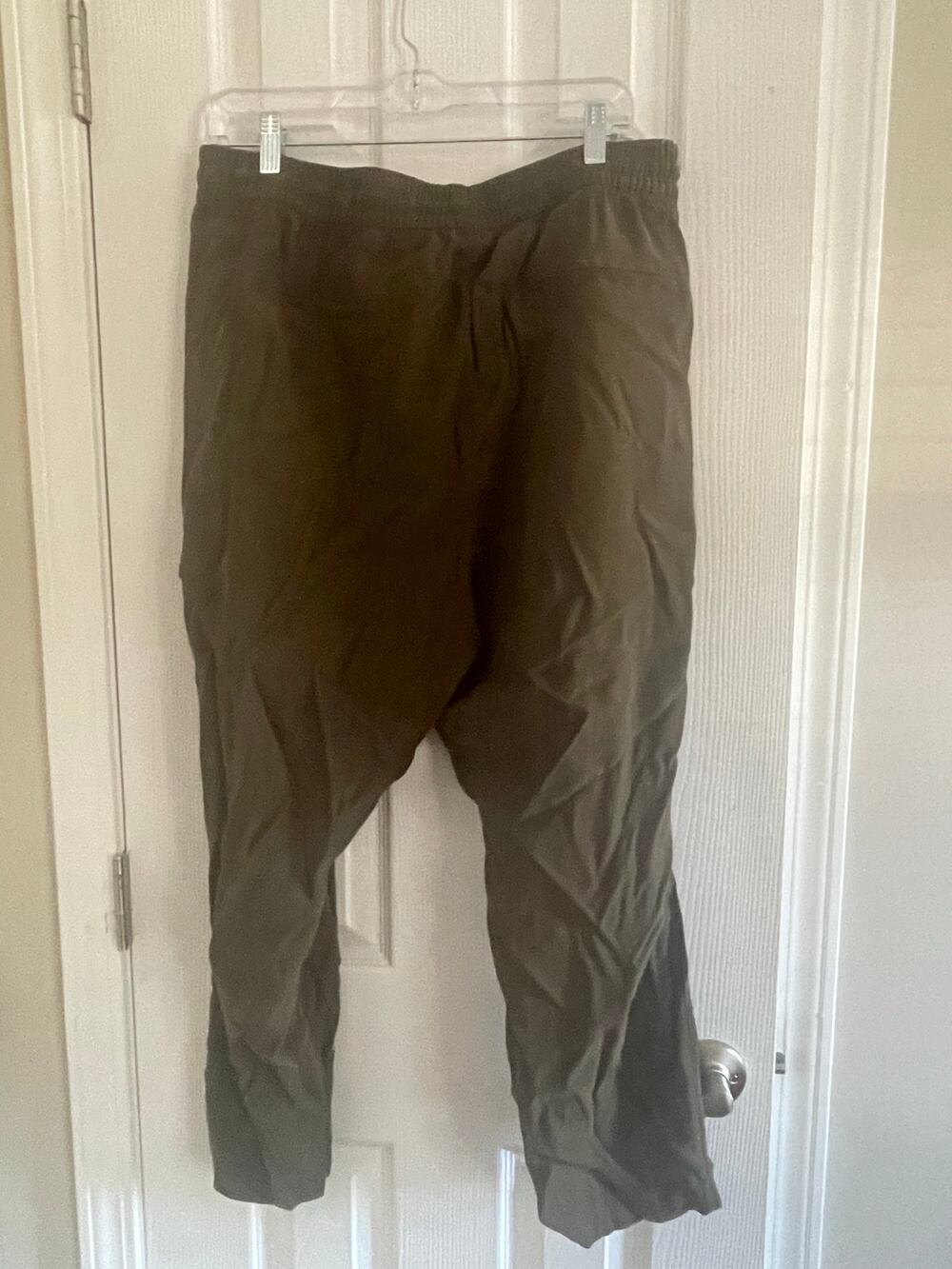 Old Navy Women’s Cargo Barrel Leg Ankle Pants Army Green Size Lg